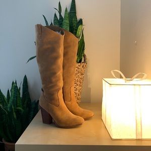 Crown Vintage western suede boots sz8